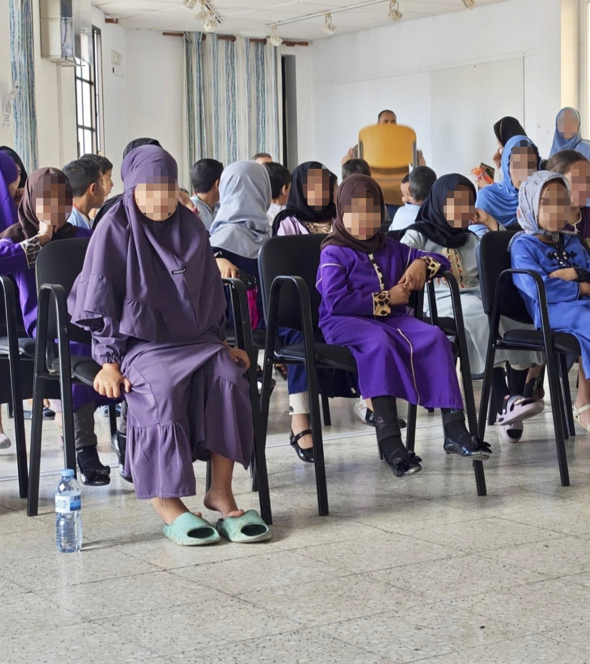 El Ayuntamiento de Tías difunde una imagen de niñas con chador que suscita polémica