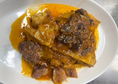 El cap i pota de Bodega Josefa, un plato innovador que elimina la picada.