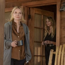 La serie australiana 'Deadloch' se distancia de la línea argumental convencional.