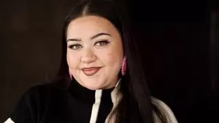 Los autores finalistas del Premio Aena de Narrativa 2026: Héctor Abad Faciolince, Nona Fernández, Marcos Giralt Torrente, Samanta Schweblin y Enrique Vila-Matas. (Fuente: El Periódico)