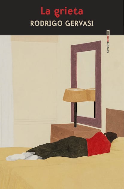 Fotografía del autor Rodrigo Gervasi presentando su primera novela en un entorno íntimo y claustrofóbico. (Fuente: El País)