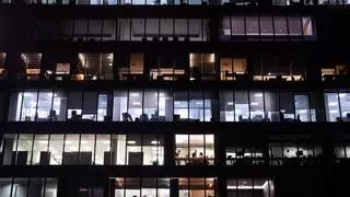 Un planeta Tierra con una expresión de cuidado en su superficie. (Fuente: El Periódico Economía)