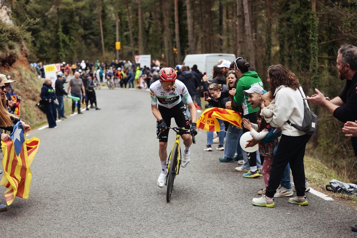 Vingegaard cerca de sellar su victoria en la Volta