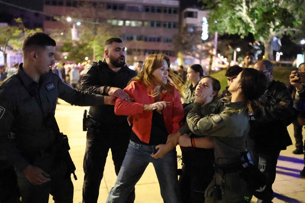 Tensión en Israel: la Policía reprime protestas contra la 'guerra eterna' en Tel Aviv y Haifa