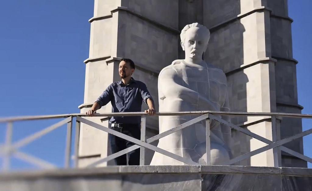 Pablo Iglesias se suma a la estrategia de propaganda del régimen cubano