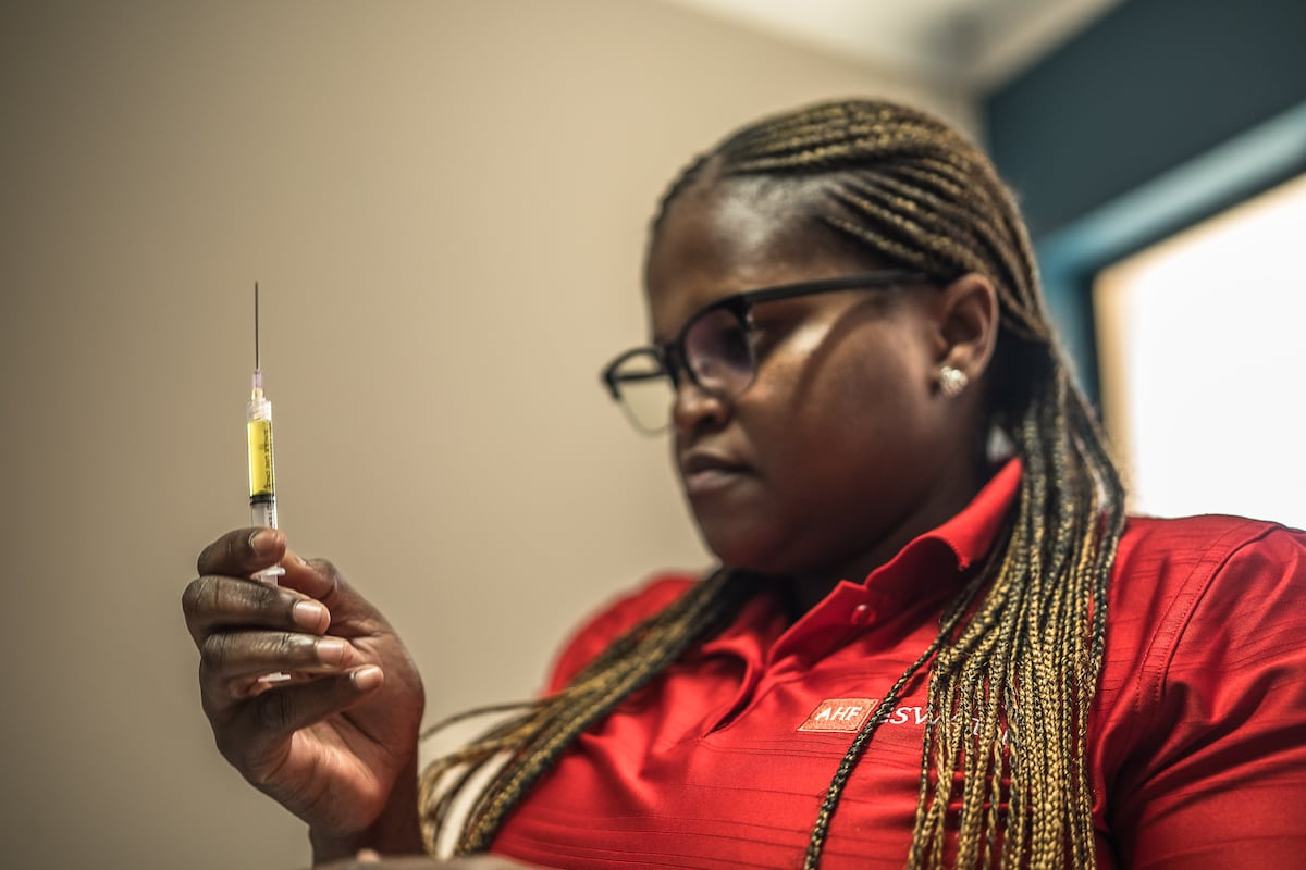 El lenacapavir, un paso hacia el fin del sida en África: 'No puedo protegerme porque ellos no quieren usar condón'