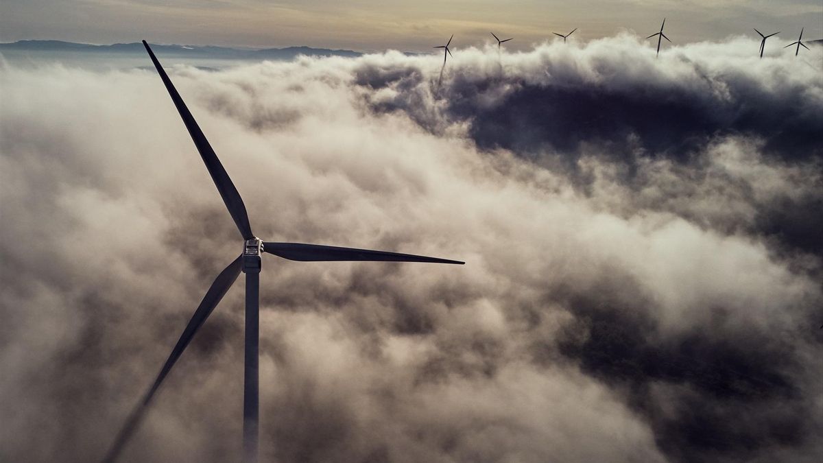 El complejo entramado de la energía eólica en Galicia: proyectos paralizados y jueces trasladados