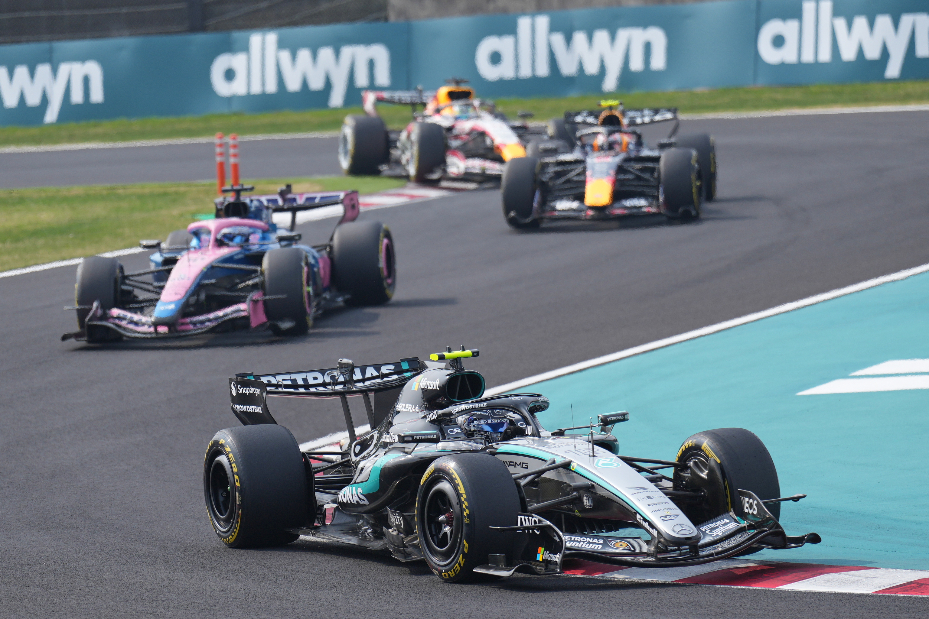 Antonelli se corona en Japón con un toque de suerte