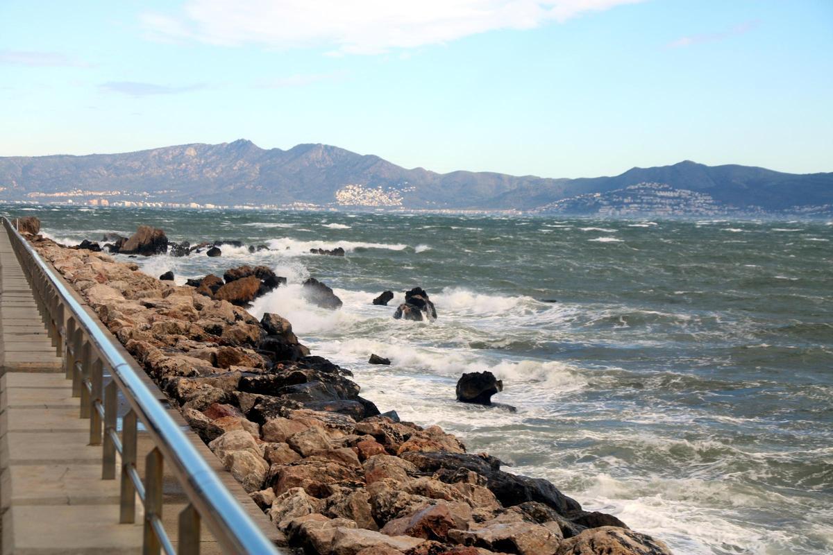 Fuertes vientos azotan Catalunya: rachas superan los 160 km/h en el Empordà