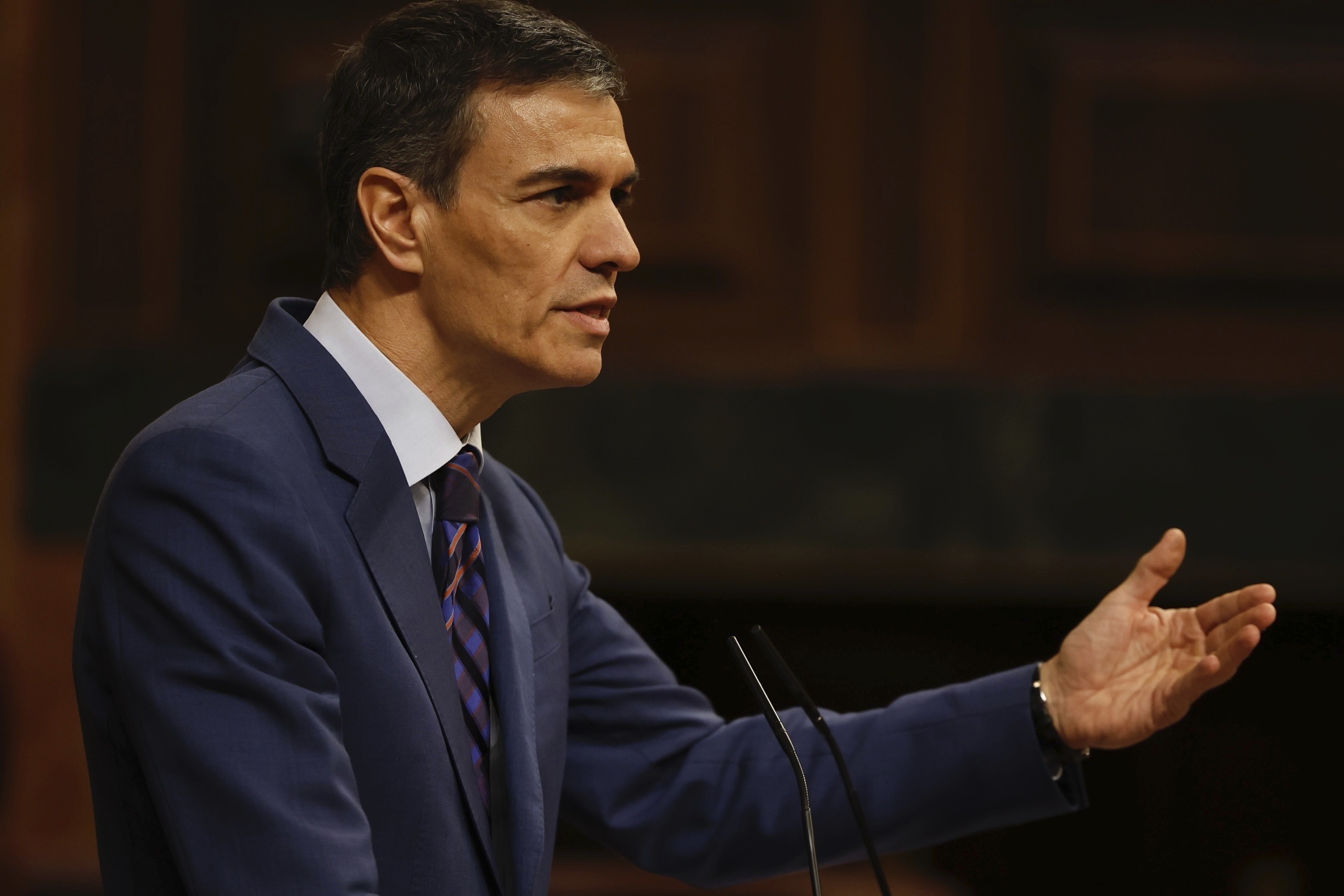 Sánchez reafirma su compromiso con la paz en una carta a la militancia socialista