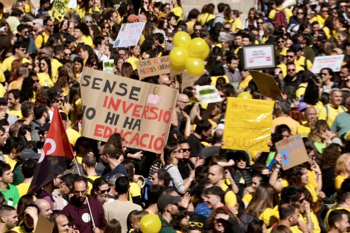 Ustec critica el plan de desburocratización del Govern por considerarlo 'tardío' y basado en privatizaciones