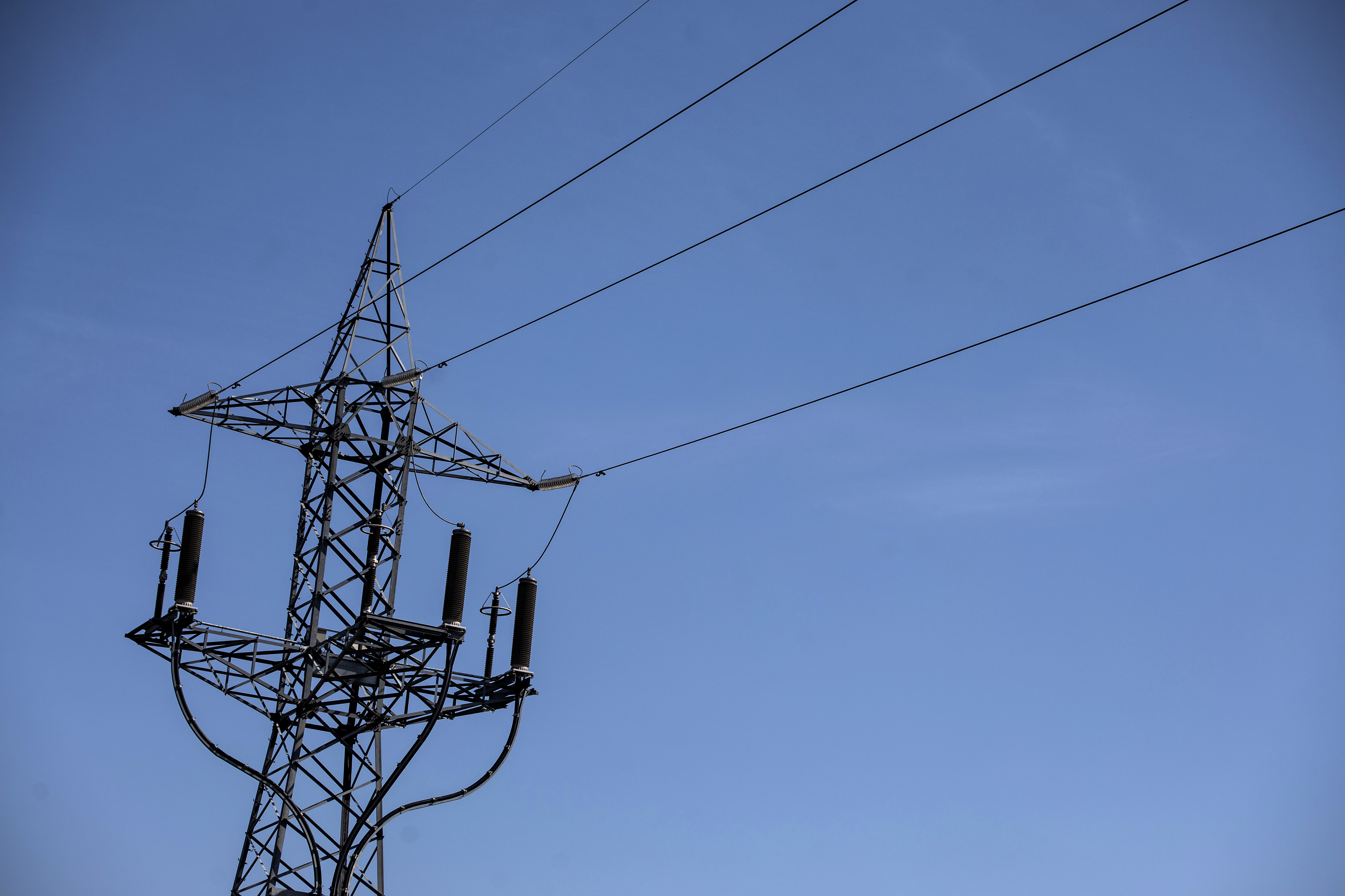 El precio de la electricidad vuelve a niveles normales tras un fin de semana histórico