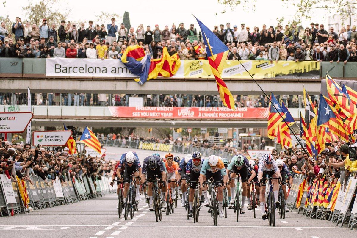 Iniesta celebra su debut en la Volta con una victoria