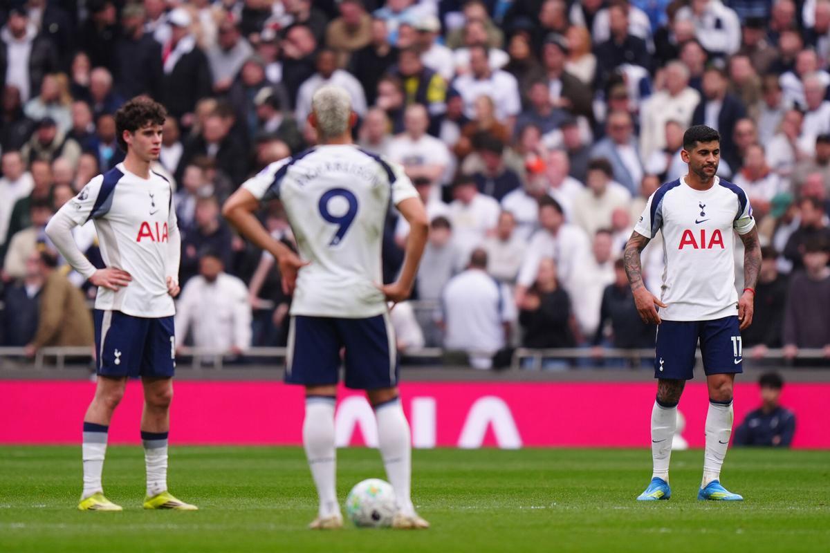 El Tottenham al borde del abismo: un año de crisis tras ganar la Europa League