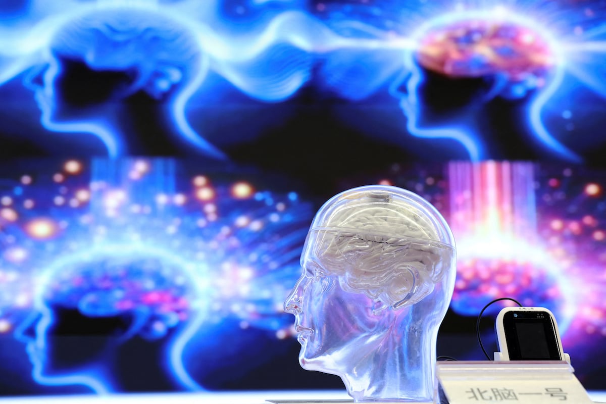 La carrera por los implantes cerebrales se acelera en China