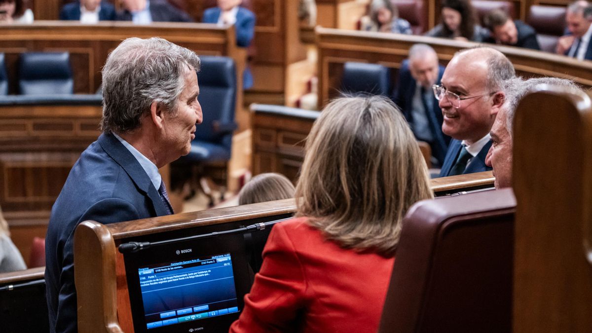 El PP da un paso hacia Vox: prioridad para españoles en sanidad pública