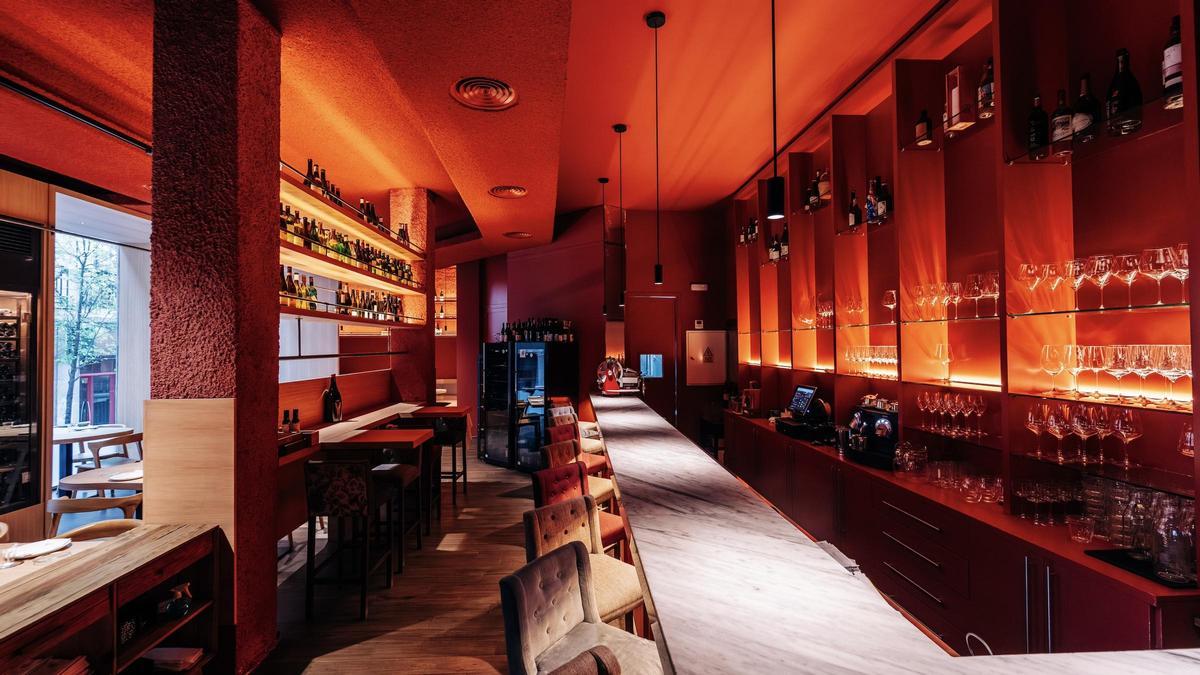 Los hermanos Mario y David Villalón, dueños de Angelita, son un dúo dinámico en la escena gastronómica madrileña. (Fuente: El Periódico)