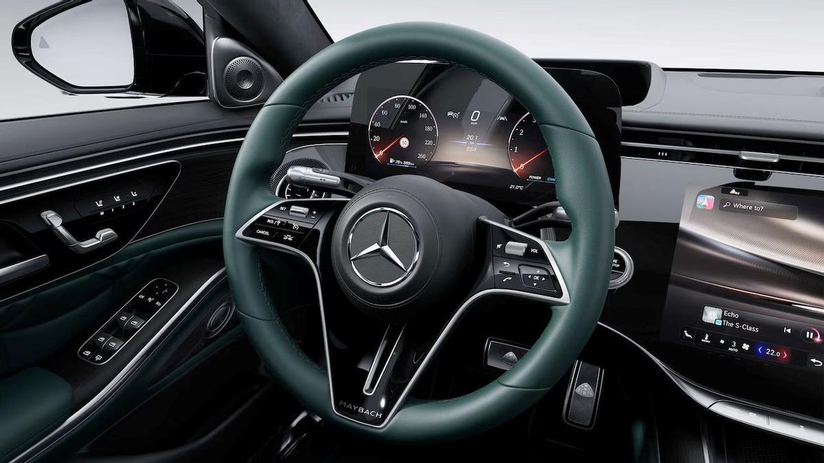 Interior de un vehículo personalizado con el programa Manufaktur de Mercedes-Maybach, mostrando opciones de colores y materiales exclusivos. (Fuente: El Periódico)