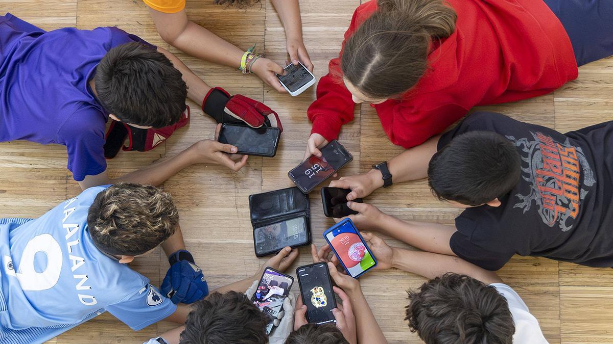 Alarma por el aumento de casos de 'autismo digital' en niños por abuso de pantallas