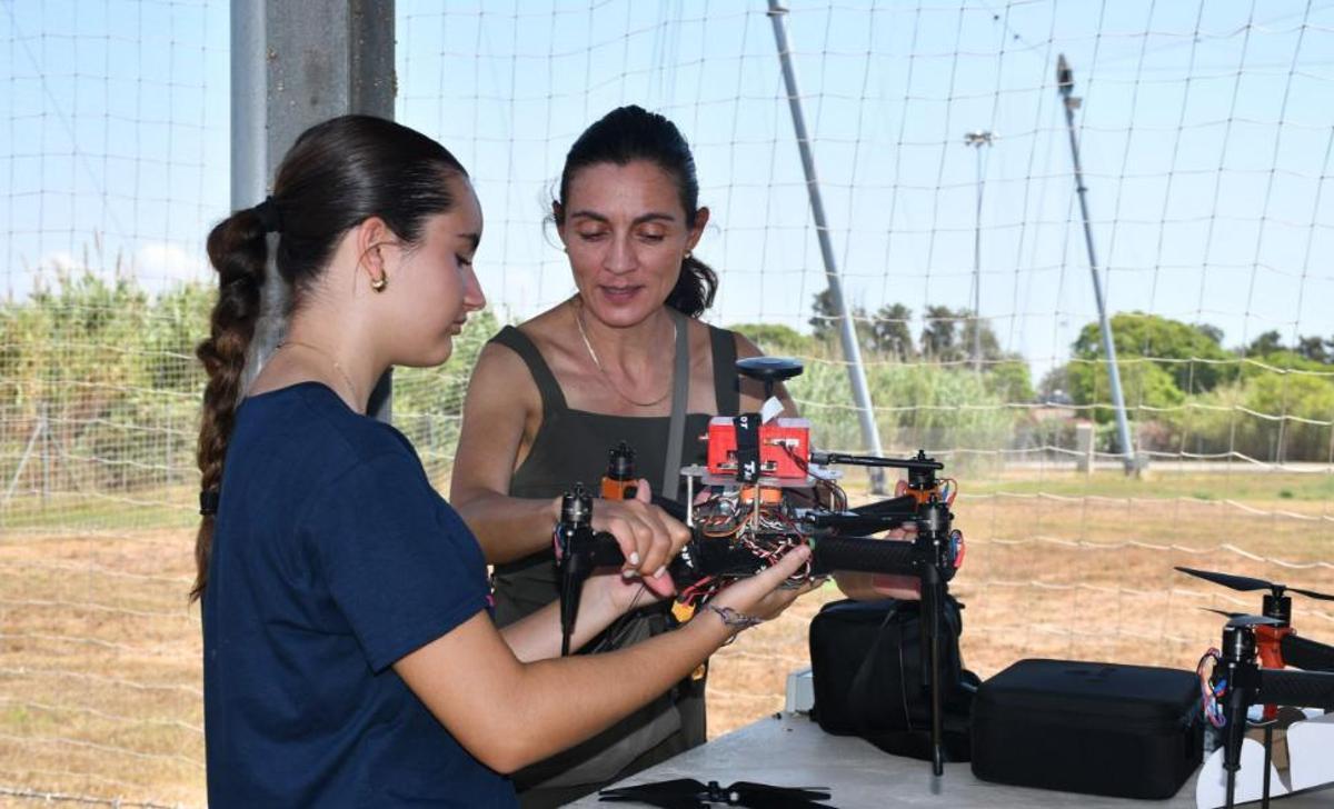 Verano de tecnología y naturaleza para jóvenes: EL PERIÓDICO, UPC y Fundesplai lanzan su programa