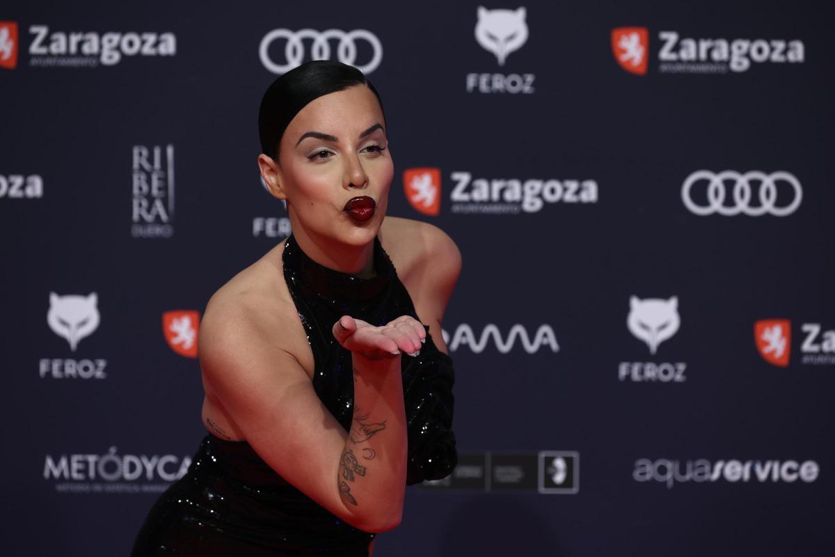 El productor de cine Javier Pérez Santana a la salida del Juzgado de Guardia tras ser detenido por la agresión sexual a Jedet en Zaragoza. (Fuente: El Periódico)