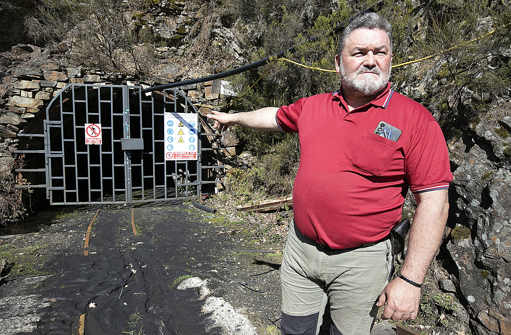 Un año después del accidente en la mina de Cerredo: la justicia prorrogada y la actividad extractiva ilegal sigue