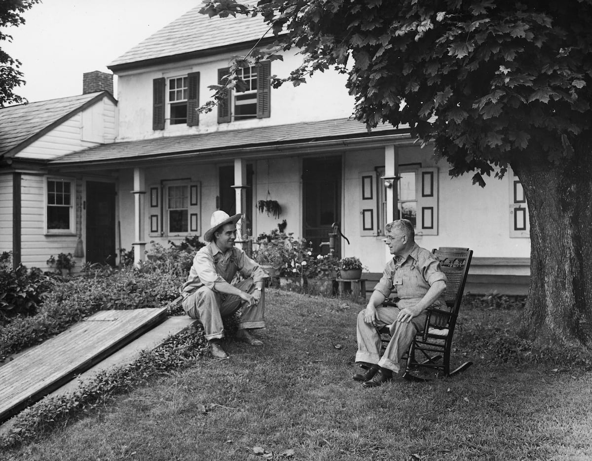 La ironía como vacuna contra la arrogancia en la mediana edad