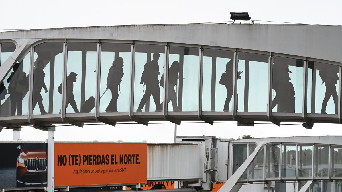 El acuerdo entre Pradales y Sánchez: Euskadi coparticipará en la gestión de aeropuertos