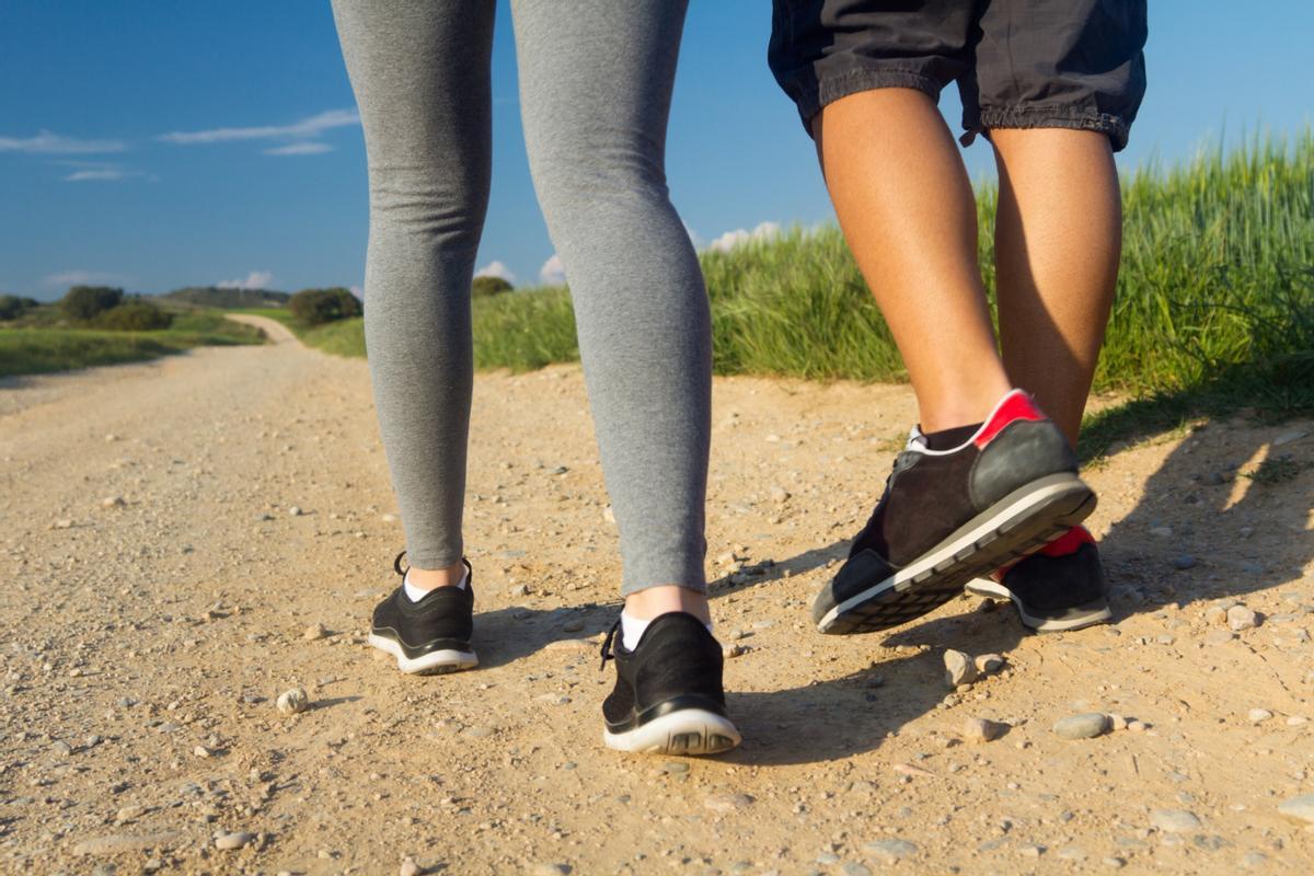 El ejercicio físico va más allá de caminar: expertos en fitness destacan la importancia de la fuerza y el cardio