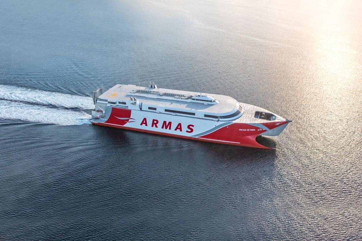 Baleària cerca de adquirir Naviera Armas tras aprobación condicional de Competencia