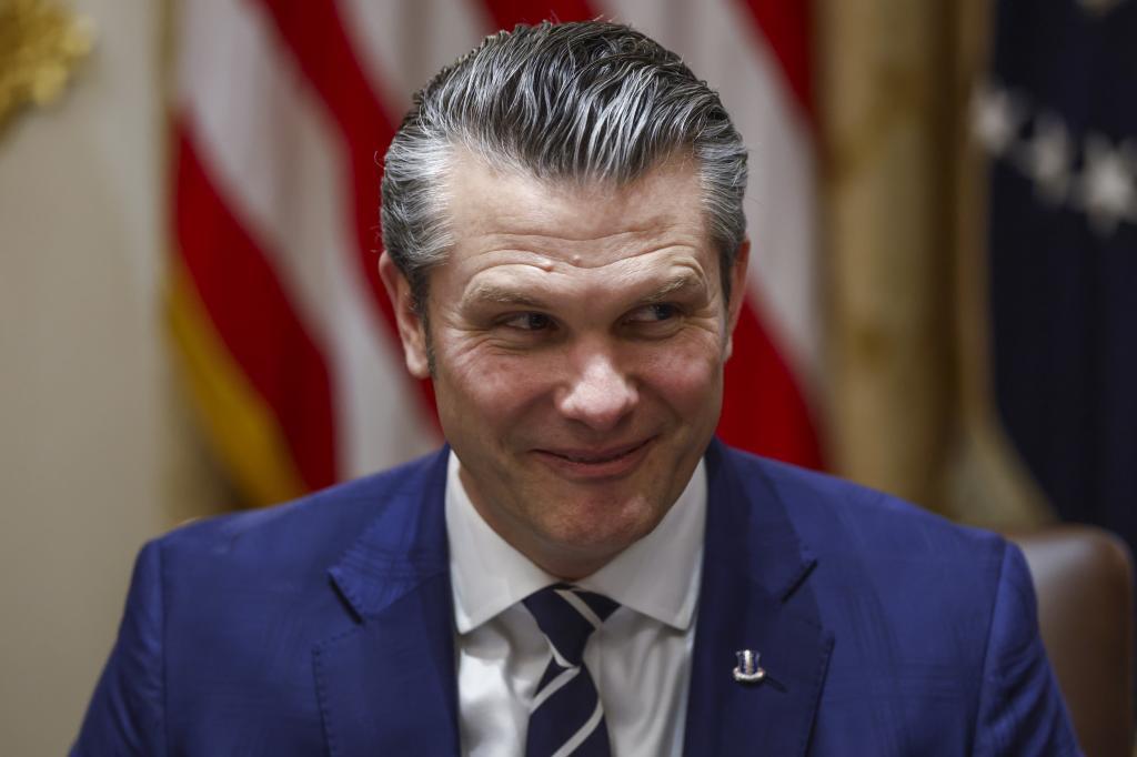 El bróker del secretario de Defensa de EEUU intenta invertir en defensa antes de ataques a Irán