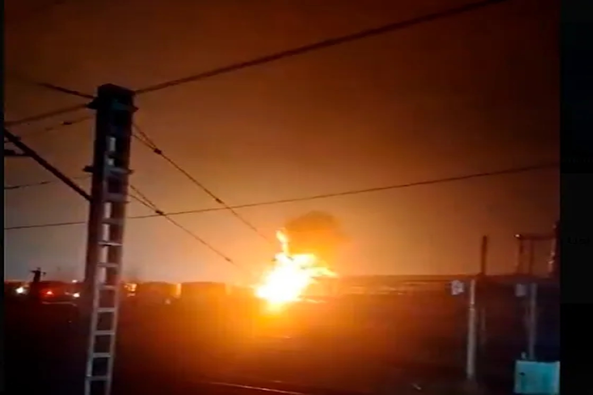 Ucrania ataca con drones el puerto ruso de Ust-Luga, afectando las exportaciones de petróleo