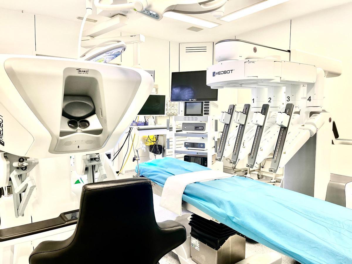 Robot quirúrgico Toumai en el Hospital de Igualada, tecnología de última generación para intervenciones precisas (Fuente: El Periódico)