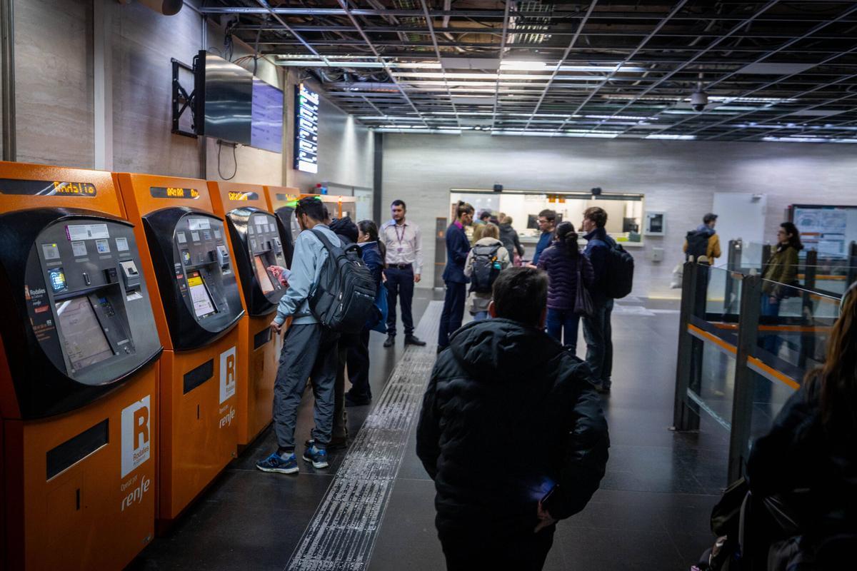 Rodalies emite 2,5 millones de bonos gratuitos en dos meses para paliar el caos ferroviario en Catalunya