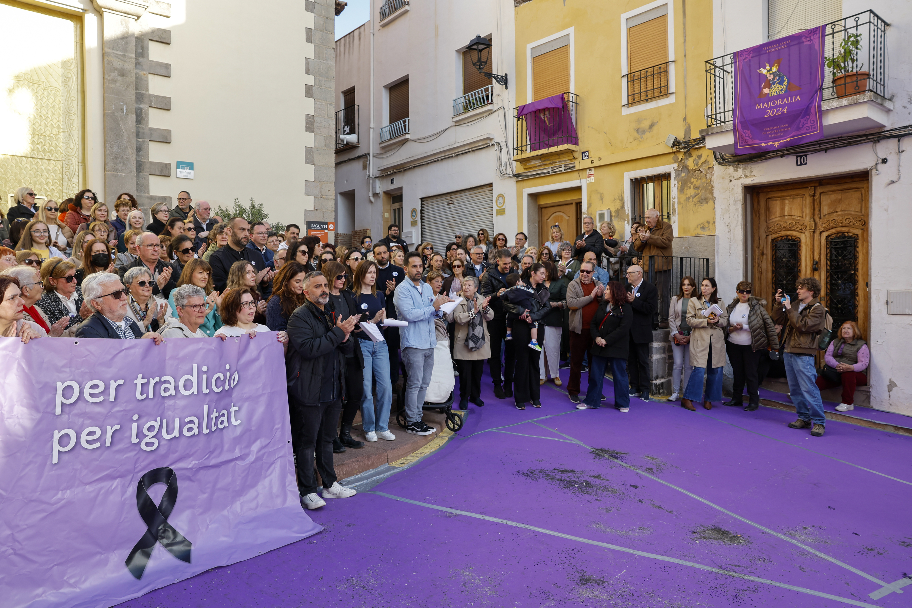 Mujeres de Sagunto luchan por inclusión en Semana Santa tras veto en Cofradía
