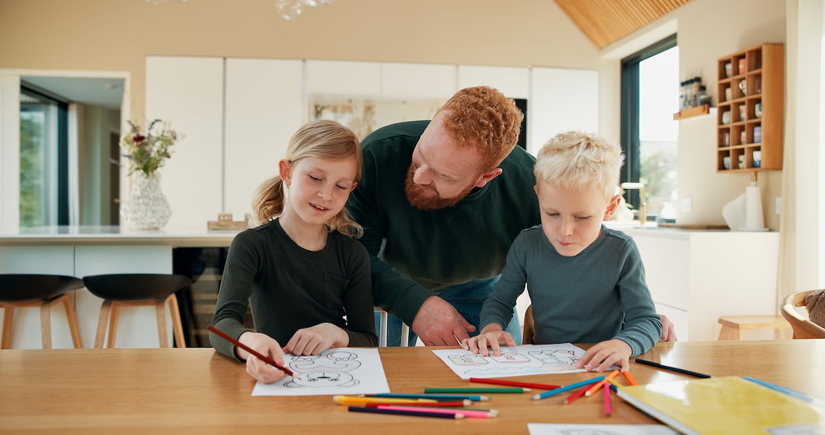 El impacto de comparar a tus hijos con otros: efectos en la autoestima y la rivalidad