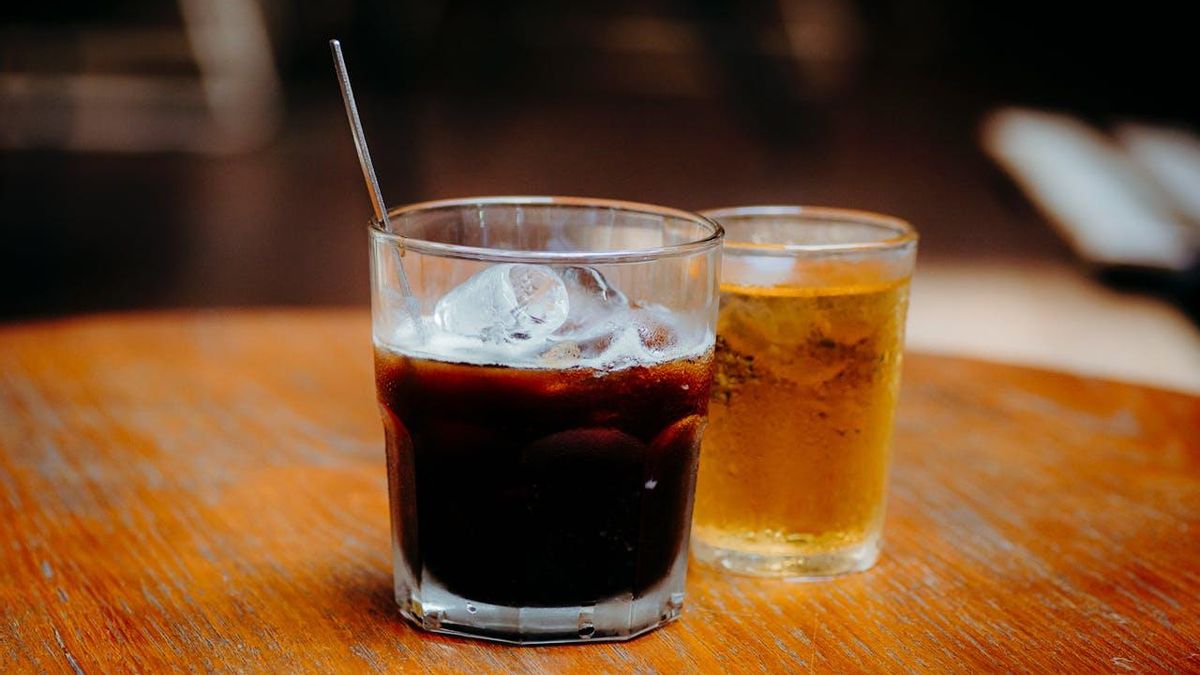 Desayuno con cafeína: ¿Té o café para empezar el día?