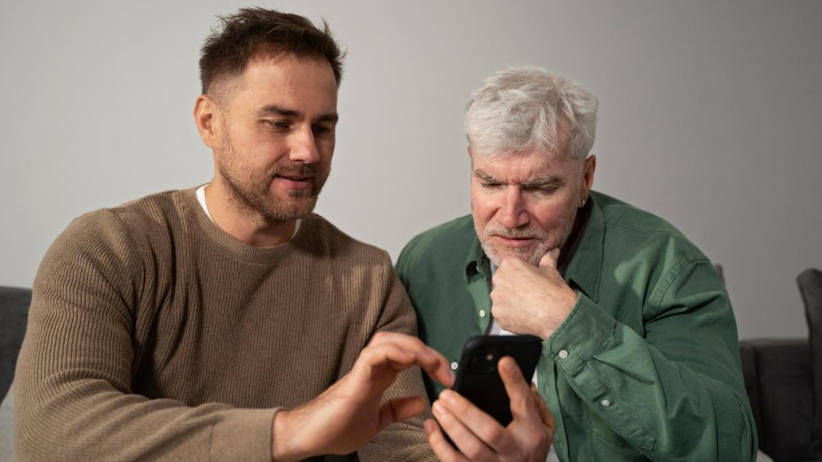 Atención a Hacienda: ¿qué pasa si compartes cuenta con tus hijos?