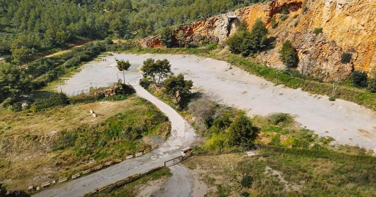 El AMB da luz verde a la transformación de la cantera de Castelldefels en un parque metropolitano