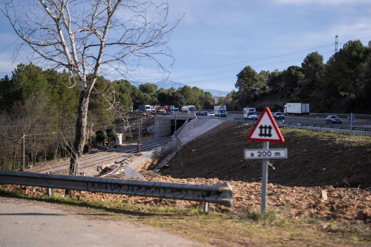 Retrasos en la reapertura de la R4 de Rodalies en Gelida debido a conflictos sindicales