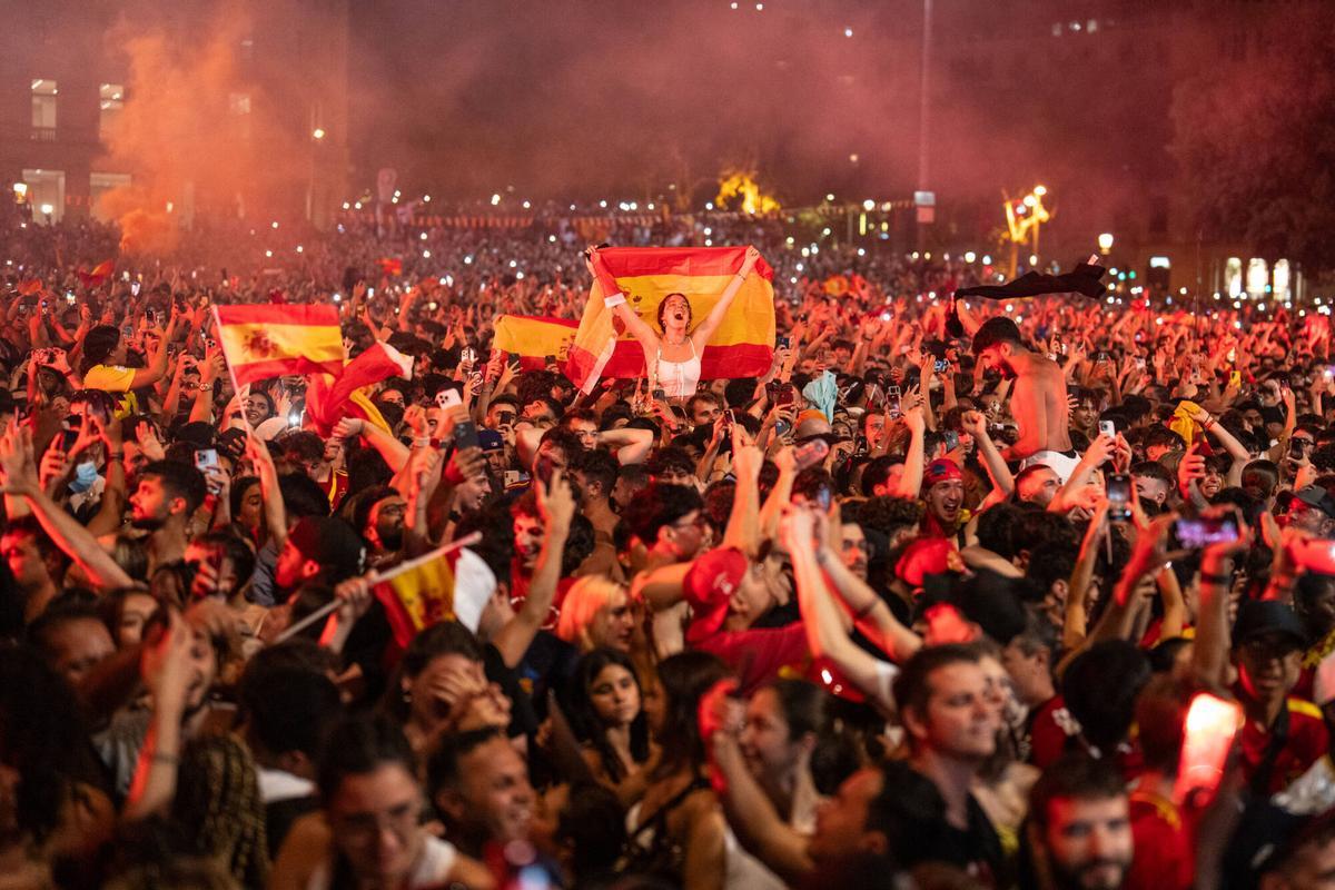 Esquerra pide prohibir pantallas gigantes del Mundial en Barcelona por incidentes racistas