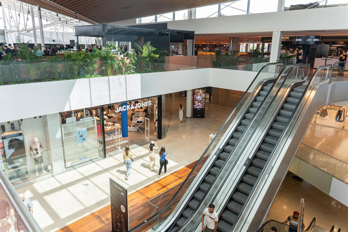 ¿Qué centros comerciales abren el Jueves Santo en Barcelona y Catalunya?