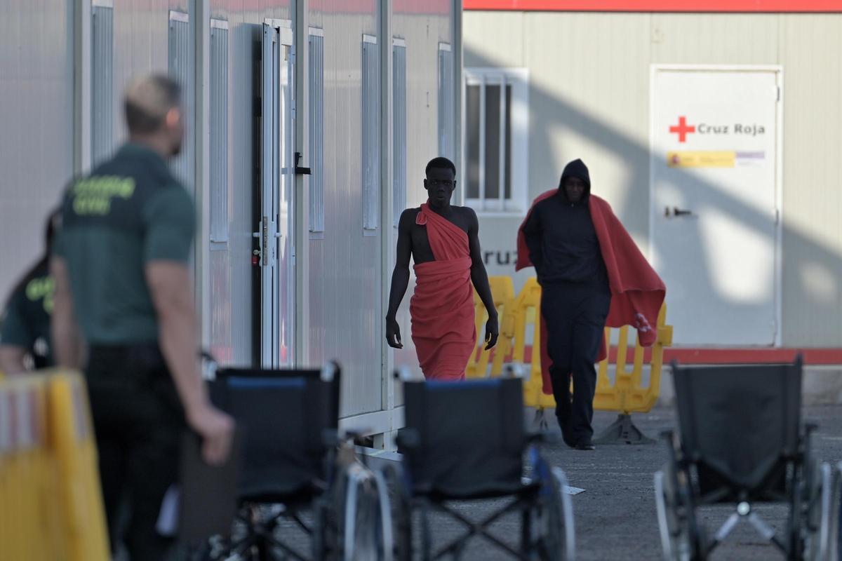 El plan de regularización de migrantes en España se demora a la espera del Consejo de Estado