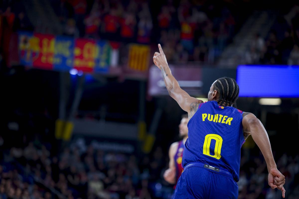 Xavi Pascual durante el duelo frente al Hapoel Tel Aviv (Fuente: El Periódico)
