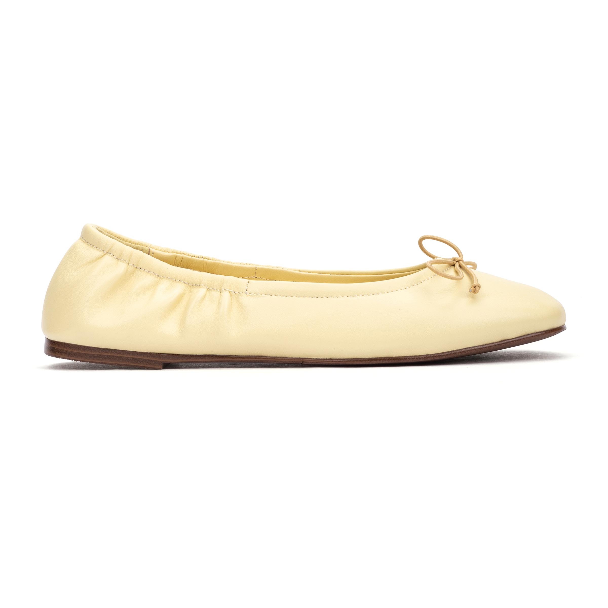 Detalles de bailarinas con diferentes estilos y materiales para combinar con calcetines. (Fuente: El Mundo)