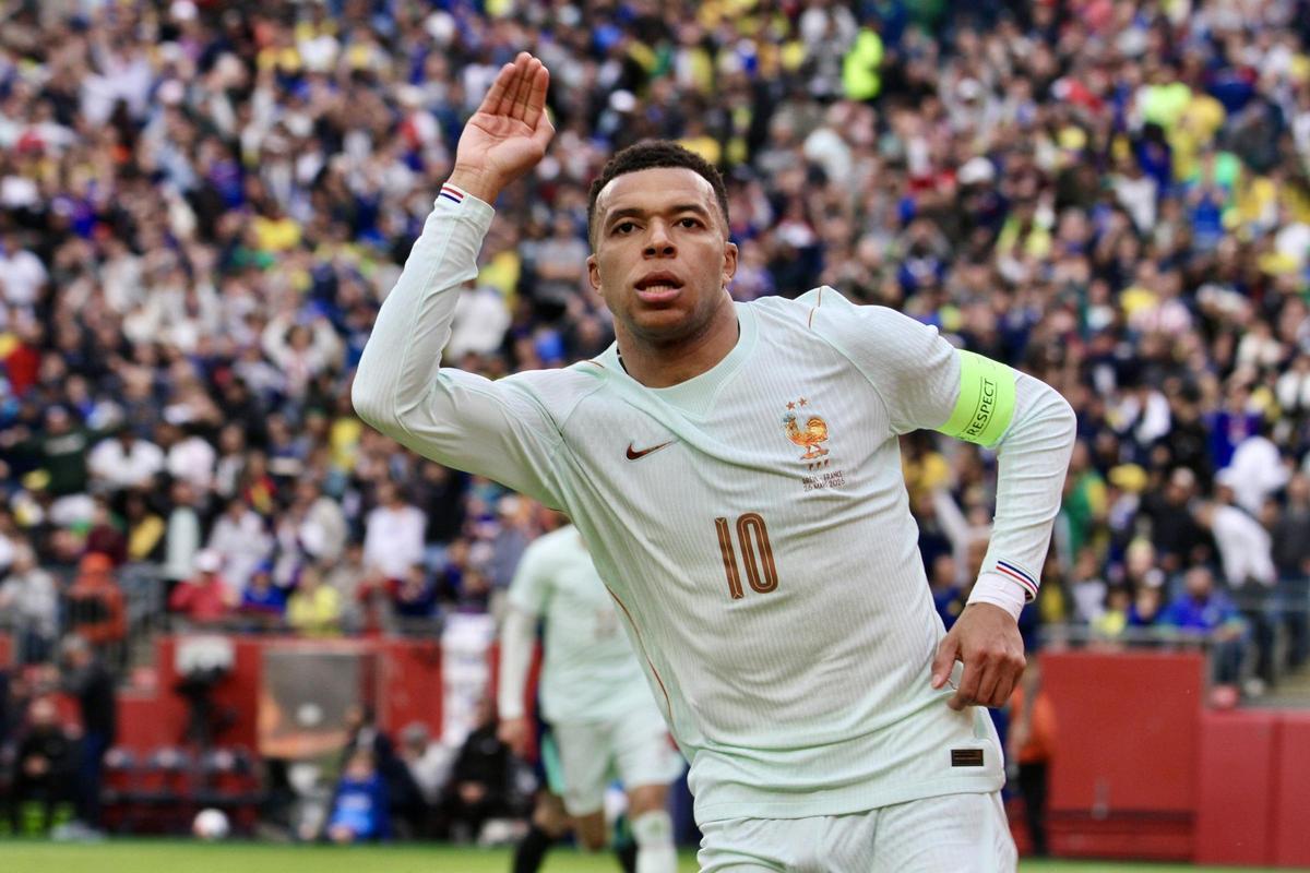 Mbappé regresa al Real Madrid con la mira puesta en recuperar la corona