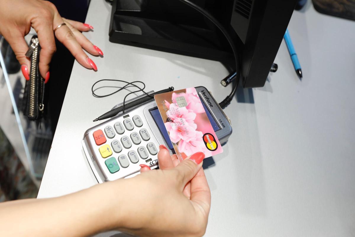 Reciclaje de tarjetas de crédito: convierte tus plásticos viejos en etiquetas útiles