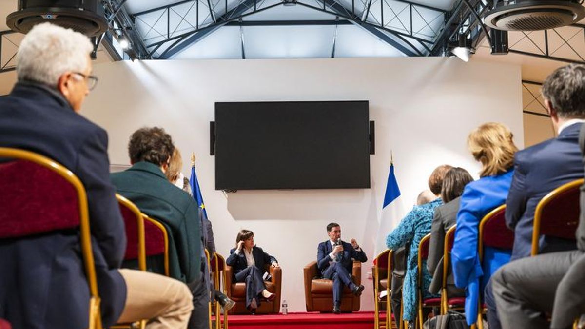 El lehendakari Pradales destaca en el Senado francés el alto nivel de competencias de Euskadi