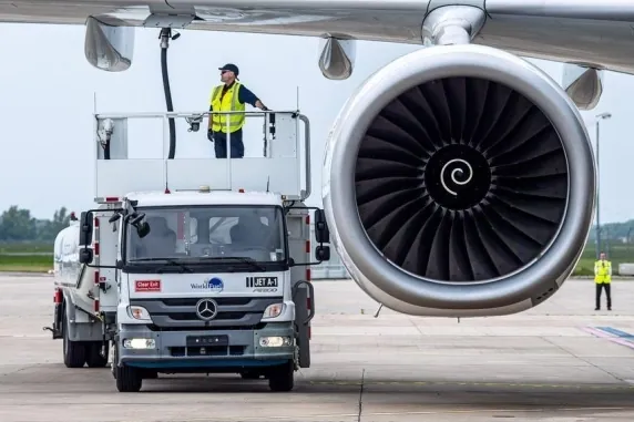 Europa en alerta por escasez de queroseno para aviones: vuelos cancelados en verano