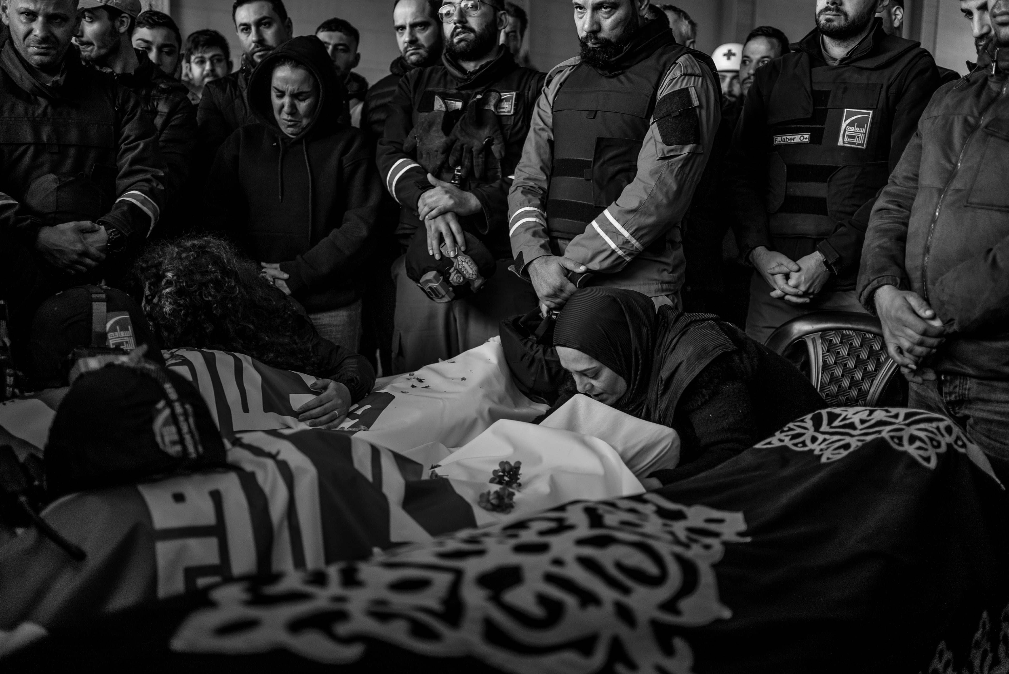 Tensión en Oriente Medio: Reino Unido busca reabrir el estrecho de Ormuz mientras Israel amenaza a Hezbolá